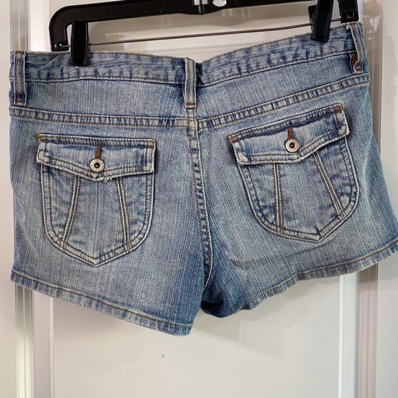 Mud Jeans Shorts - Picture 5 of 9